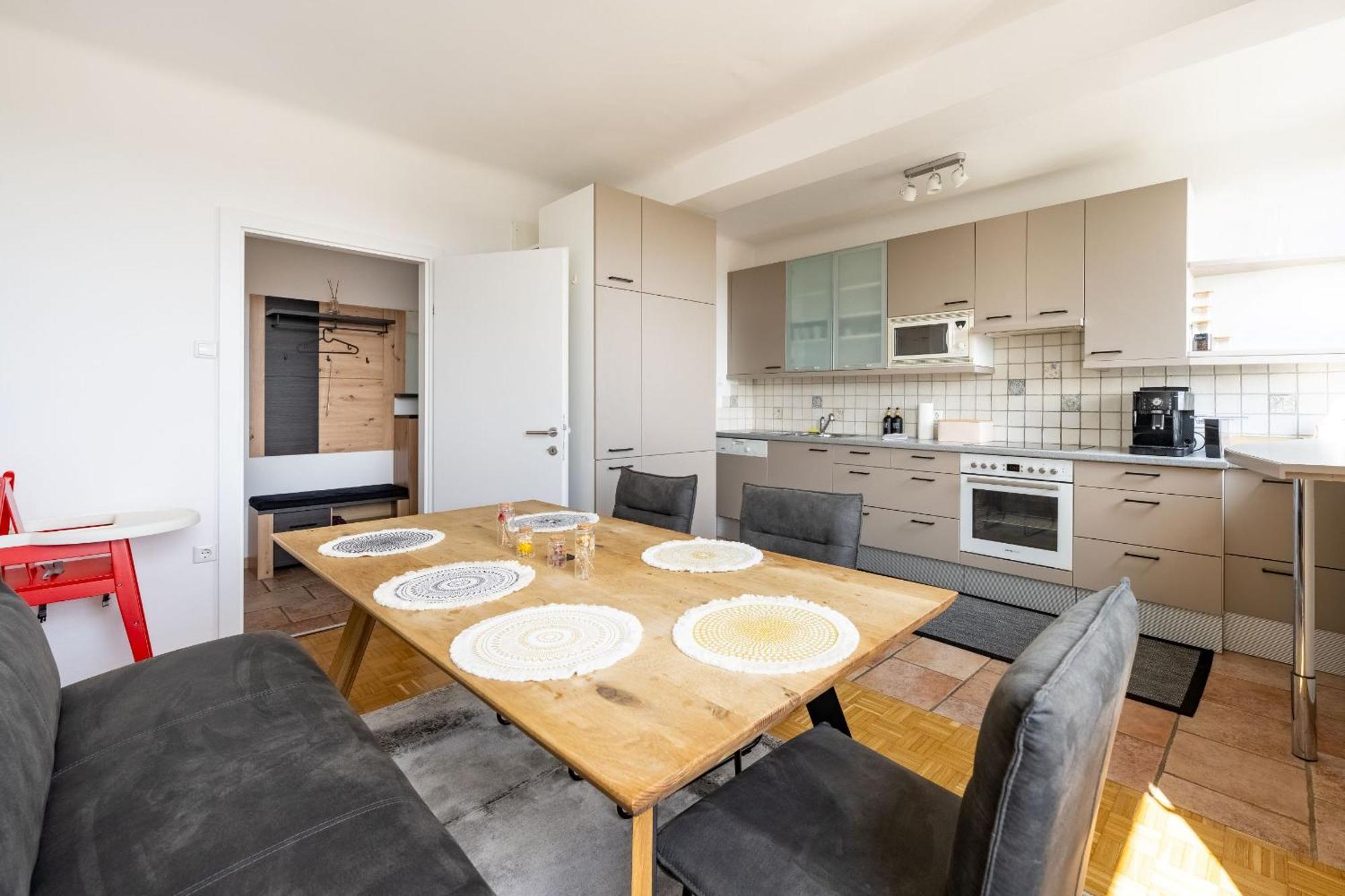 Tamliving Zentrum Luxus Parken Messe Wifi Traumaussicht Sunrise&Sunset Graz Esterno foto